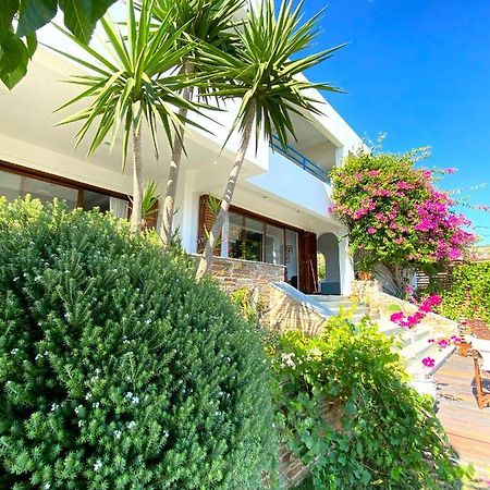Beach House Set In A Beautiful Bay Caristo Exterior foto