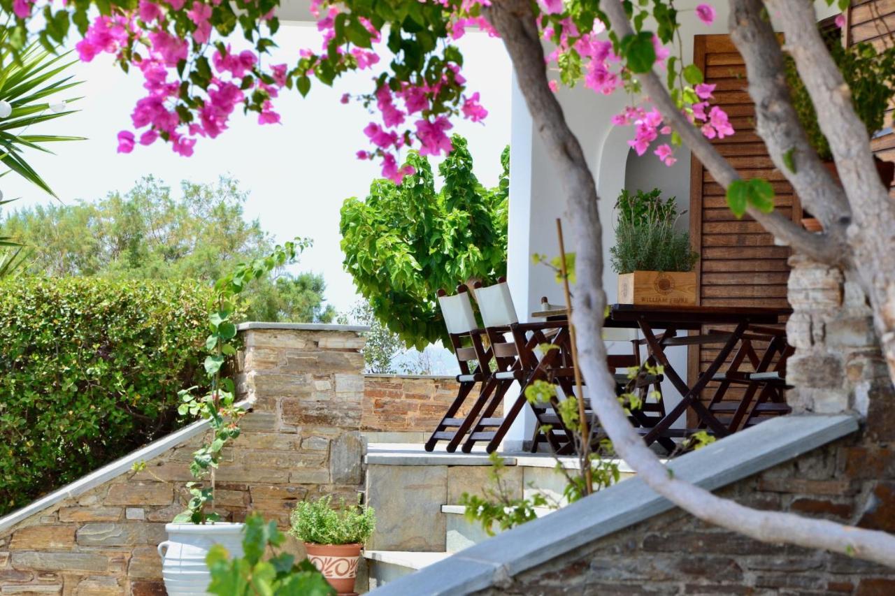 Beach House Set In A Beautiful Bay Caristo Exterior foto