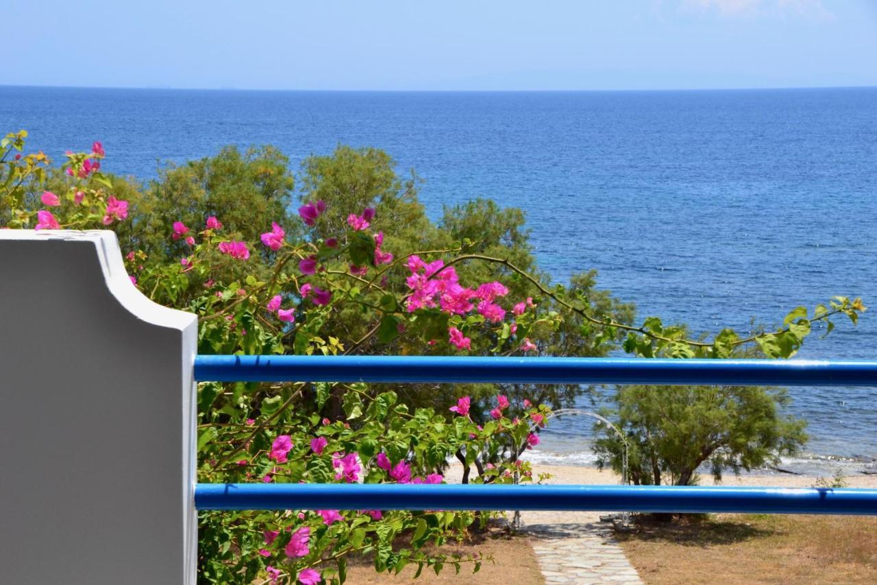 Beach House Set In A Beautiful Bay Caristo Exterior foto