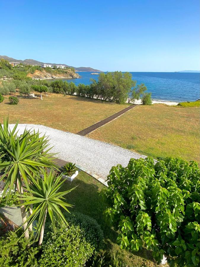 Beach House Set In A Beautiful Bay Caristo Exterior foto