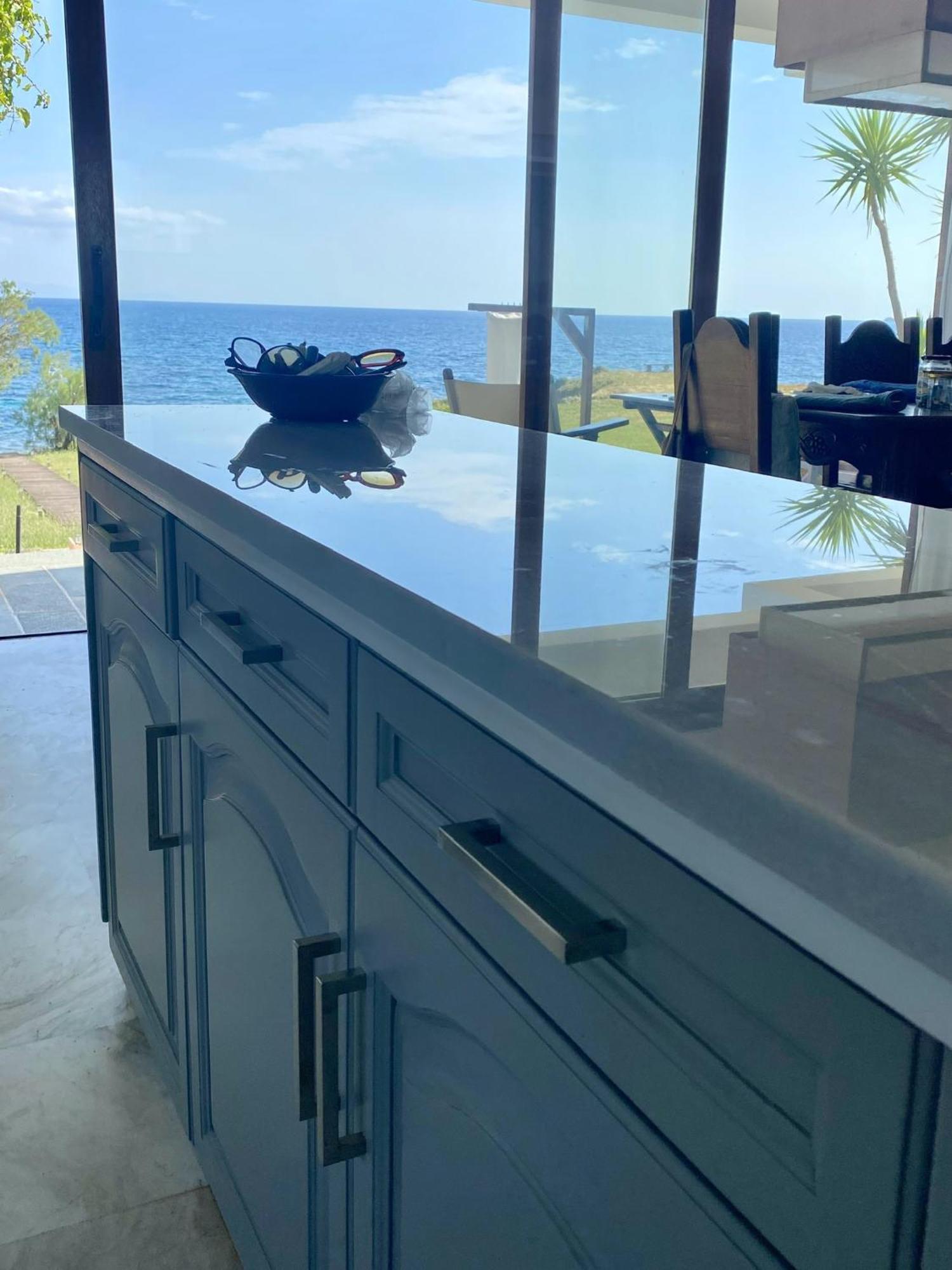 Beach House Set In A Beautiful Bay Caristo Exterior foto